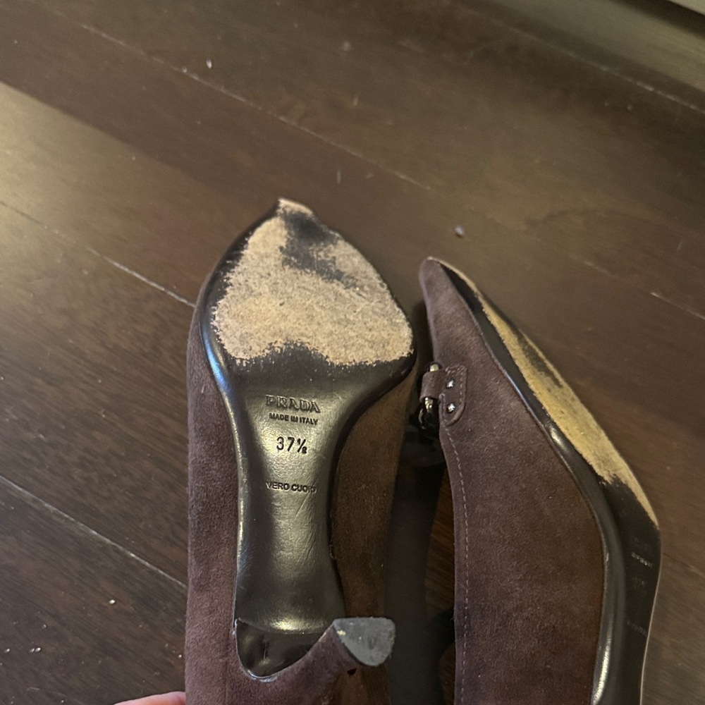 Prada Women's Dark Brown Chain Detail Heels
Authentic - Picture 3 of 7